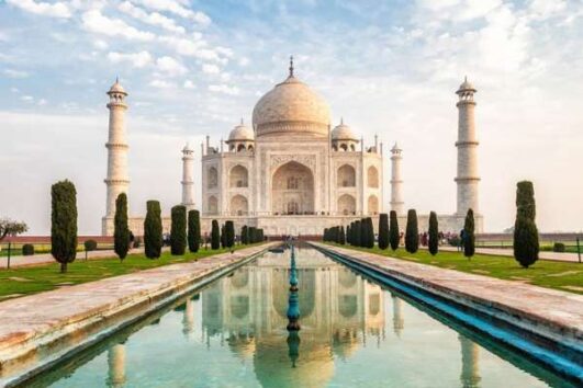 From Delhi: Taj Mahal Sunrise & Agra Tour - By Car