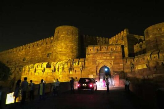 From Delhi: Taj Mahal and Agra Fort Overnight Tour - By Car